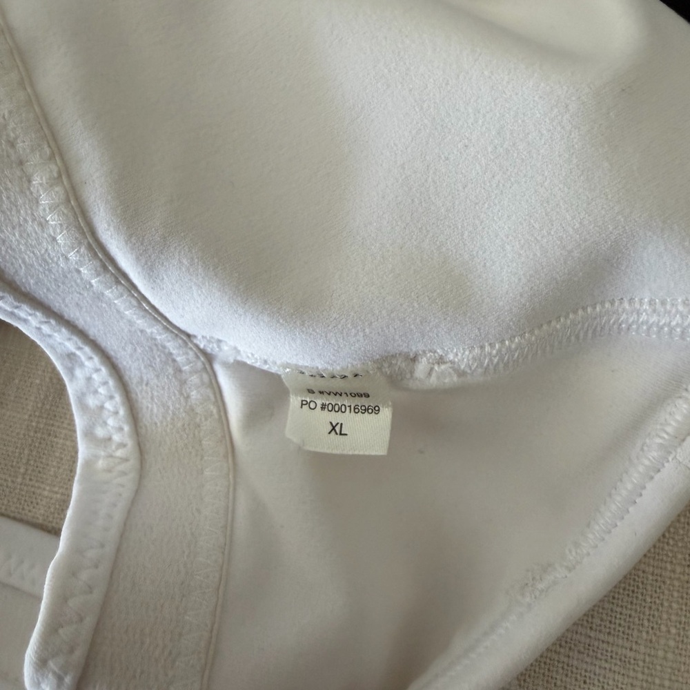 Vuori All the Feels Bras - Black & White - Picture 4 of 7